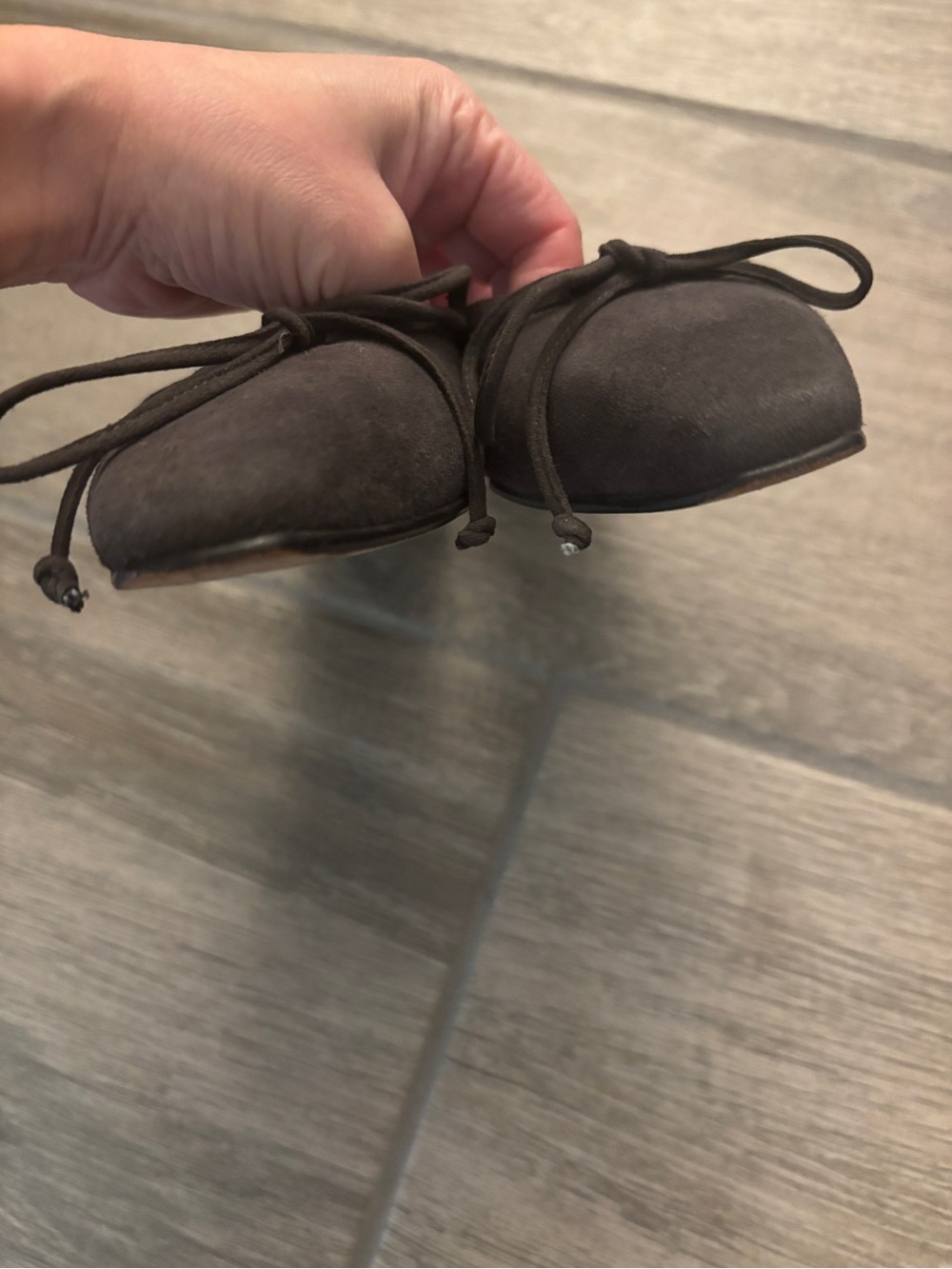 Manolo Blahnik Dark Gray Suede Bow Mules - Picture 3 of 5